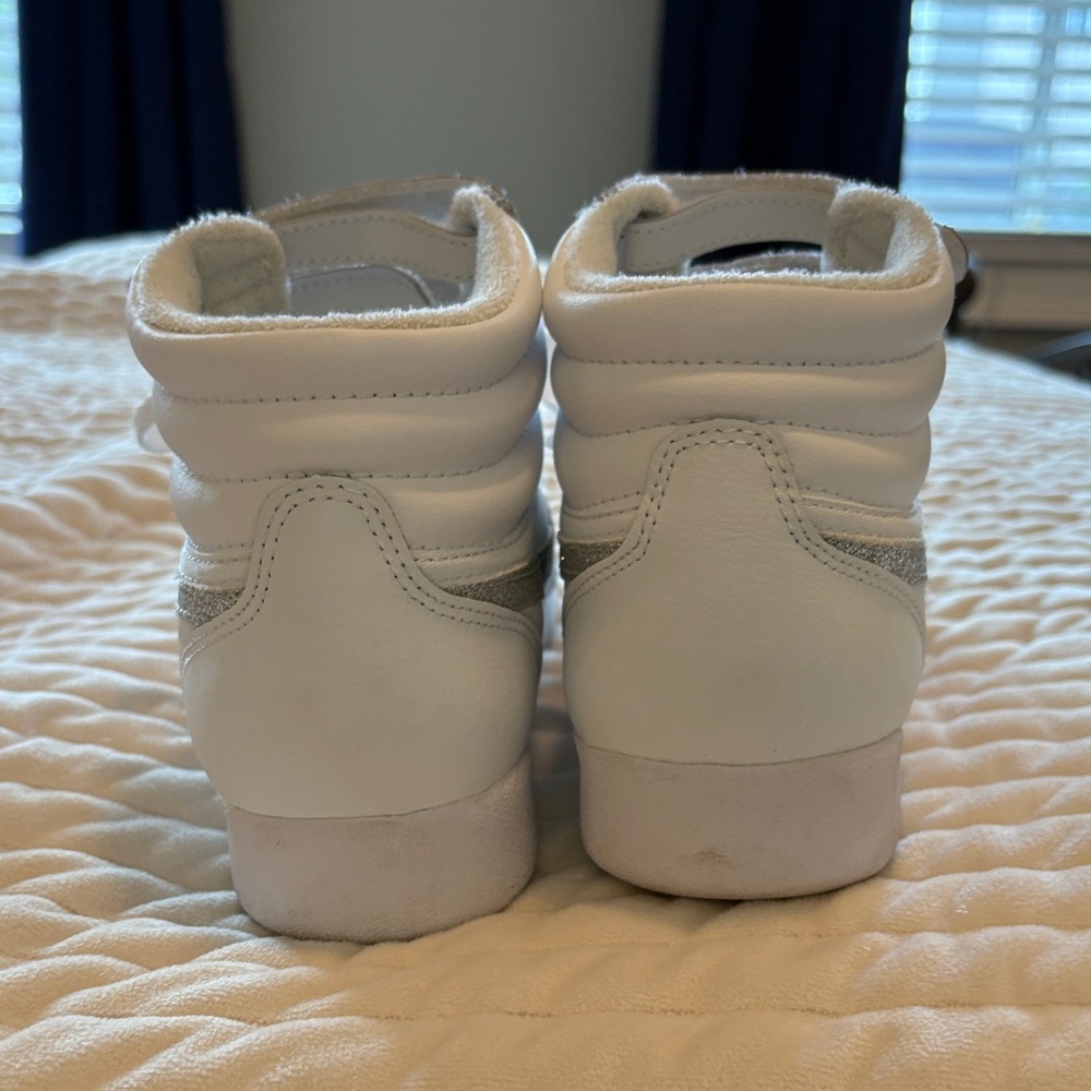 Reebok Freestyle Hi Tops  White and Silver Glitter - Picture 4 of 7